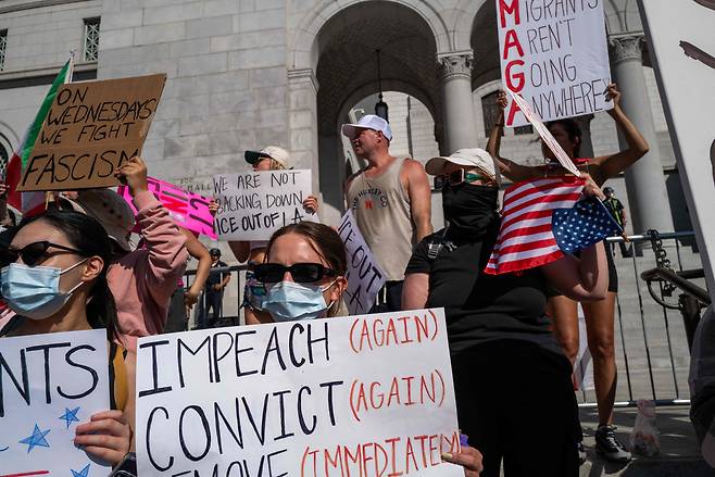 미국 로스앤젤레스(LA) 불법이민자 단속 반발 시위. /연합뉴스