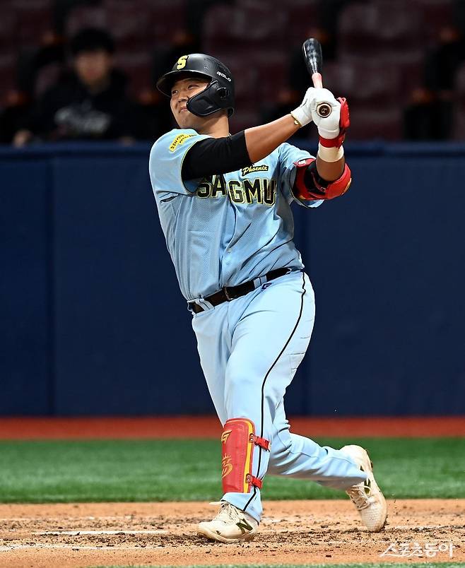 지난해 6월 10일 국군체육부대(상무)에 입대한 ‘리틀 이대호’ 한동희. 동아일보DB