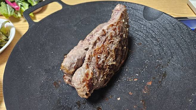 20250611_210458.jpg 저녁 채끝 등심 구워서 한잔