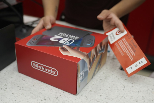 image.png “요즘 20대는 이걸 65만원, 30만원 주고 산다”