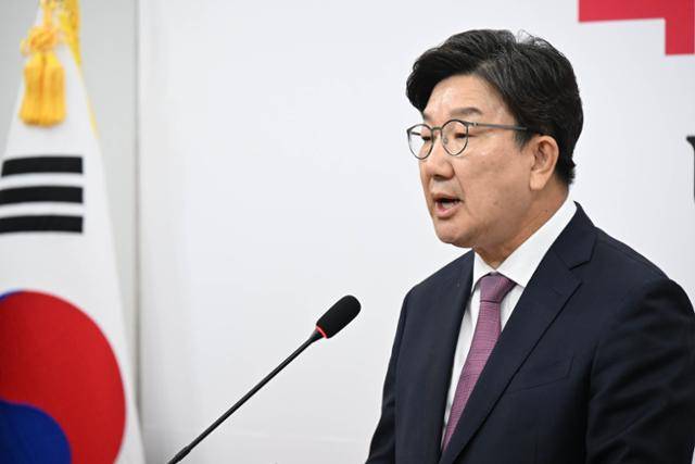권성동 국민의힘 원내대표가 12일 국회에서 열린 퇴임 기자회견에서 발언하고 있다. 고영권 기자