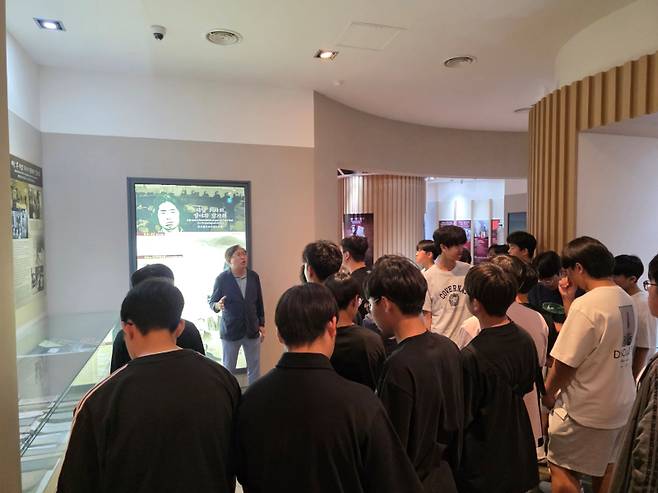 호국보훈의 달 6월을 맞아 박열의사기념관을 찾는 관람객들로 북적이고 있다. 박열의사기념관 제공.&nbsp;