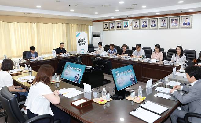 대전 서구는 12일 오후 구청 보라매실에서 서구의 혁신 우수사례를 공유하고 확산하기 위한 ‘2025 혁신 멘토링’ 행사를 개최했다. 대전서구