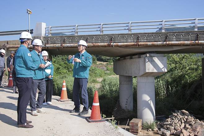 우승희 영암군수, 노적소하천 재난복구사업장 방문. 영암군 제공