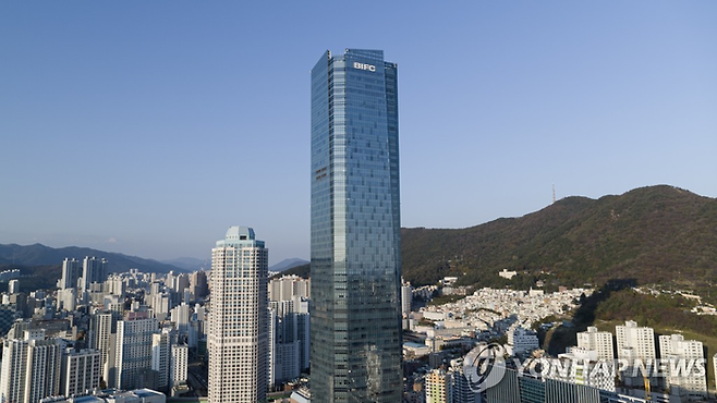 부산 이전 공공기관이 입주해 있는 부산국제금융센터 [연합뉴스]