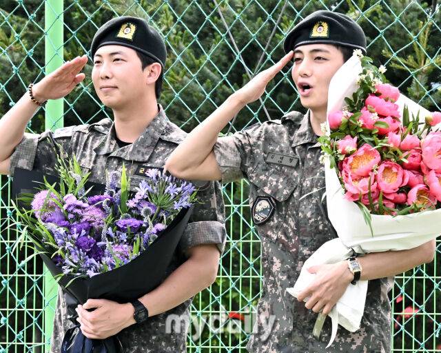 BTS 멤버들은 이달 내로 모두 전역해 완전체로 활동할 예정이다. / 마이데일리 DB