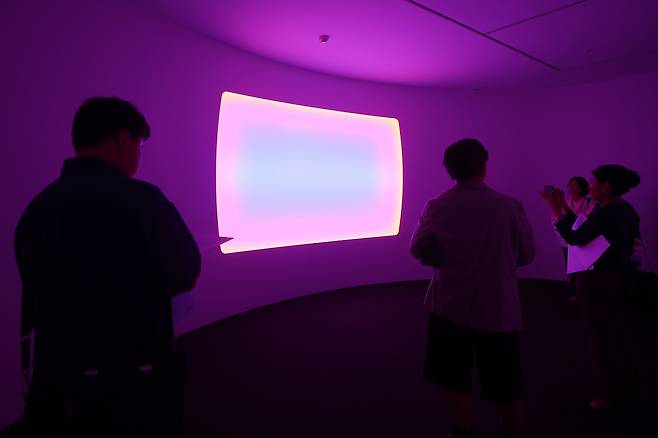 서울 용산구 페이스갤러리에서 열린 설치미술가 제임스 터렐의 개인전 ‘더 리턴(The Return)’ 전시 전경. [연합]