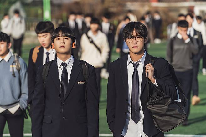 웨이브 ‘ONE:하이스쿨 히어로즈’ 스틸컷 [웨이브 제공]