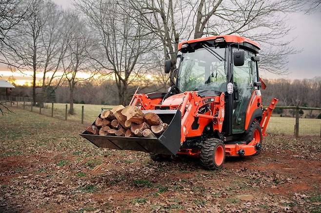 대동이 냉·난방 기능을 갖춘 ‘캐빈형 트랙터’를 북미 시장에 최초로 선보였다.