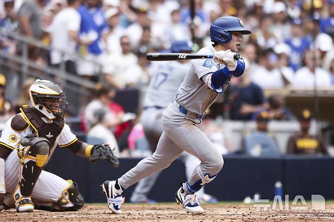 [샌디에이고=AP/뉴시스] LA 다저스의 김혜성이 12일(한국 시간) 미국 캘리포니아주 샌디에이고 펫코 파크에서 열린 2025 메이저리그 샌디에이고 파드리스와 경기 5회초 1사 주자 없는 상황에서 타석에 임하고 있다. 2025.06.12.