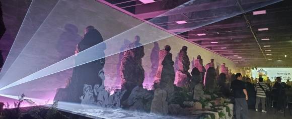 설문대할망전시관 종합문화관에 전시되고 있는 석상들의 모습. 제주 강동삼 기자