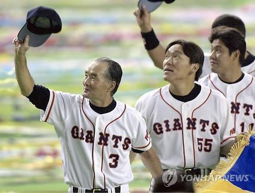 나가시마 감독과 마쓰이 히데키 [교도=연합뉴스]