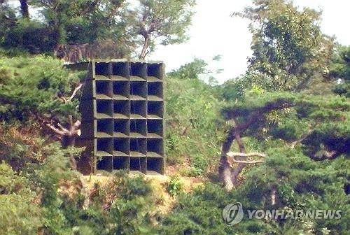 소음 송출하는 북한 대남 확성기 [연합뉴스 자료사진]