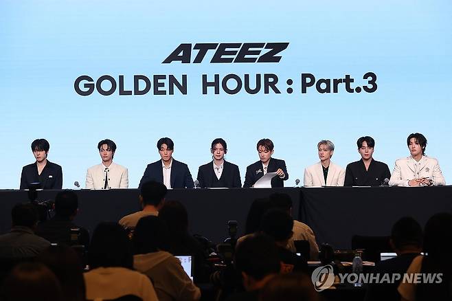 에이티즈 기자간담회 (서울=연합뉴스) 강민지 기자 = 그룹 에이티즈(ATEEZ)가 12일 서울 마포구 호텔 나루 서울 엠갤러리에서 미니 12집 '골든 아워 : 파트 3'(GOLDEN HOUR : Part.3) 발매 기념 기자간담회를 하고 있다. 2025.6.12 mjkang@yna.co.kr