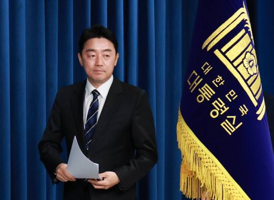 강훈식 비서실장, 연합뉴스