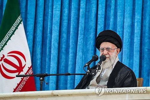 이란 핵시설 등에 대한 이스라엘의 선제 공격에 대해 강력한 보복 방침을 천명한 아야톨라 세예드 알리 하메네이 이란 최고지도자. [EPA=연합뉴스]