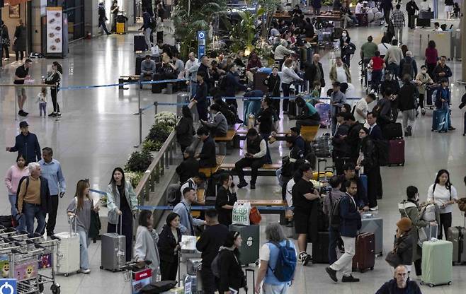 인천국제공항 제1여객터미널 입국장이 여행객들로 붐비고 있다. 뉴시스