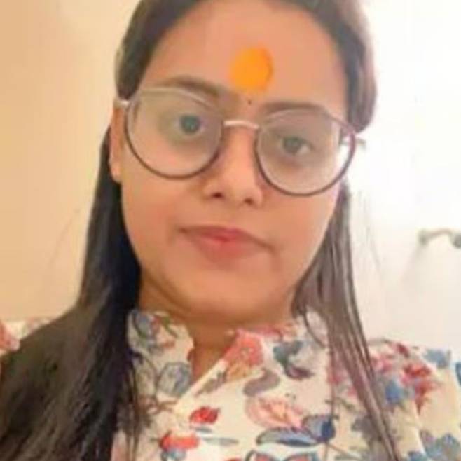 [서울=뉴시스] 12일(현지시간) 인도인 여성 부미 차우한은 교통 체증 때문에 공항에 10분 늦게 도착해 참사를 피할 수 있었다. (사진=데일리메일 캡처) 2025.06.13 *재판매 및 DB 금지 /사진=뉴시스