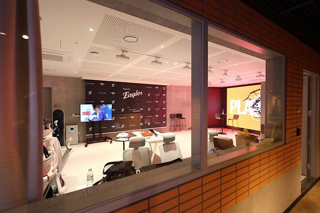 대전 한화생명 볼파크 내에 있는 한화 이글스 유튜브 채널 스튜디오. 한화 이글스 제공