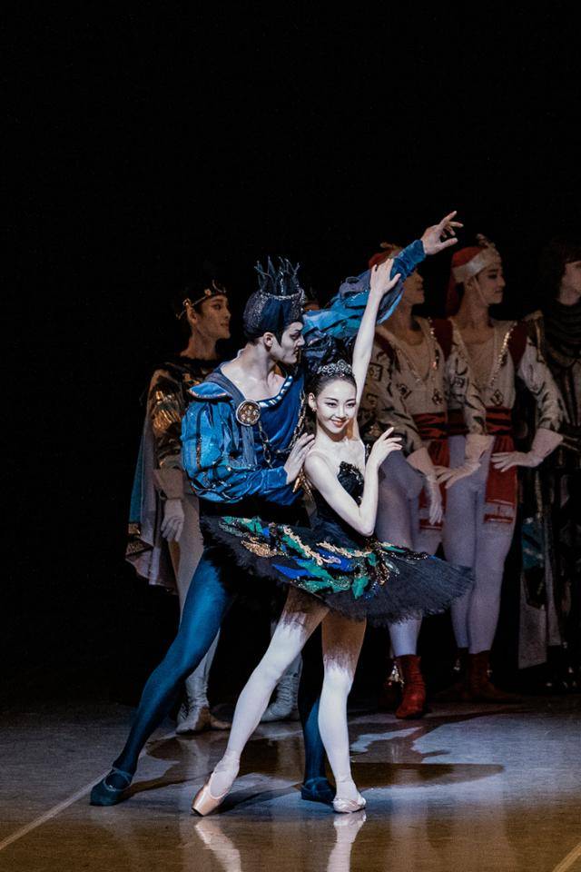 국립발레단 '백조의 호수'. 로트바르트와 오딜. 국립발레단 제공