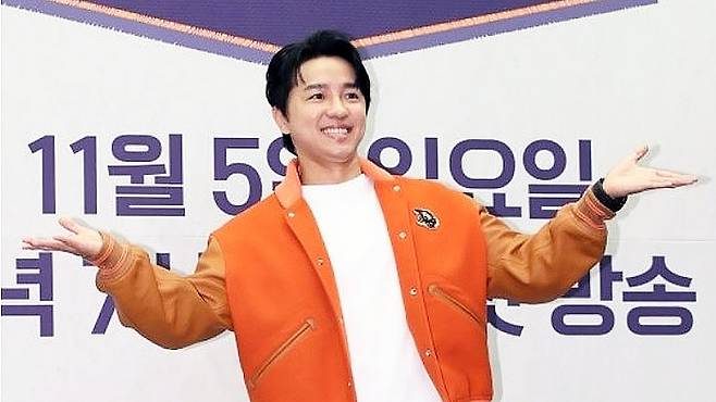 스타강사 조정식이 2023년 11월 2일 오전 서울 마포구 상암동 스탠포드 호텔에서 열린 채널A 예능 ‘성적을 부탁해-티처스’ 제작발표회에서 포즈를 취하고 있다. 뉴스1