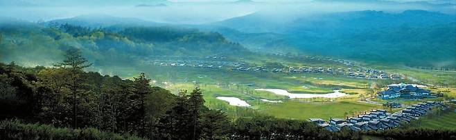 ‘알펜시아리조트’는 강원도 대관령 해발 700m에 있어 한여름에도 기온이 낮아 찾는 이의 발걸음을 가볍게 한다.