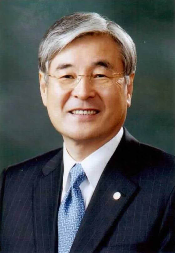 김한중 전 연세대 총장. 학교법인 성광학원 이사장.