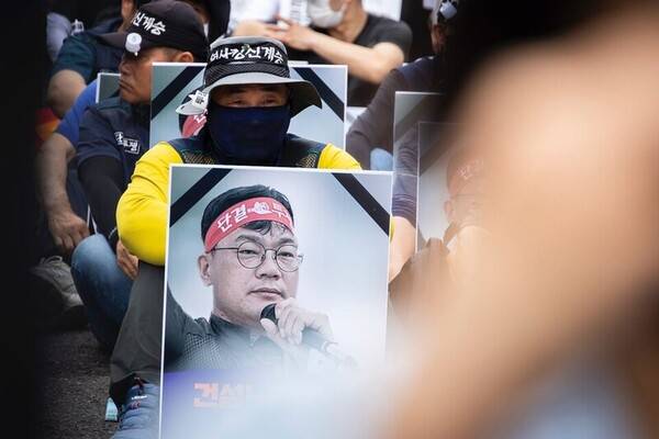 ▲지난 2023년 6월17일 오후 서울 세종대로 파이낸스 빌딩 앞에서 건설노동자 고 양회동 민주노총 건설노조 강원건설지부 3지대장 범시민 추모제가 열리고 있다. ⓒ노동과세계