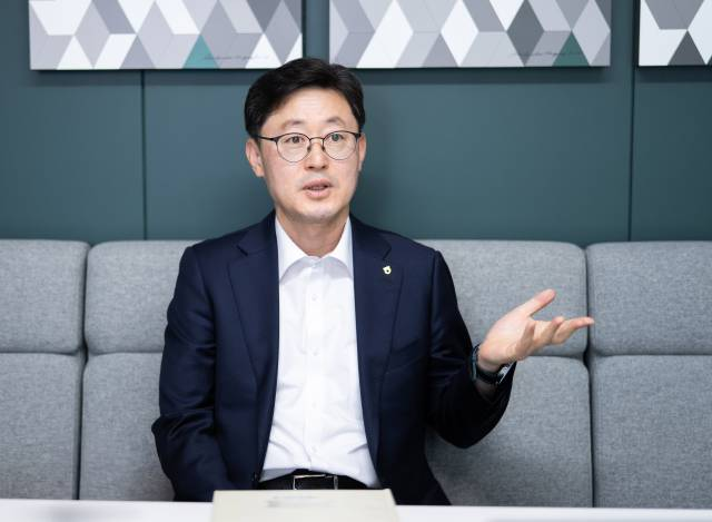 조장균 NH농협은행 외환사업부장은 “올 하반기에 13개 언어를 지원하는 ‘올원뱅크 글로벌뱅킹’을 신규 출시하는 등 외국인 근로자들의 맞춤형 서비스를 강화할 것”이라고 밝혔다.  [농협은행 제공]