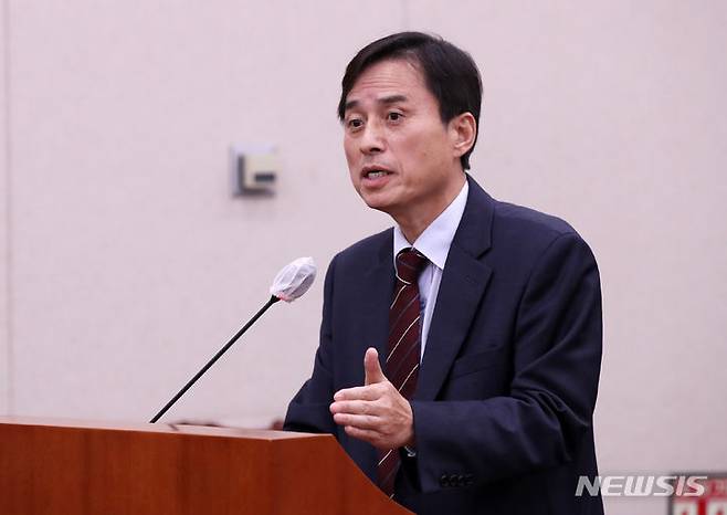 [서울=뉴시스] 고범준 기자 ='내란특검'으로 조은석(60·사법연수원 19기) 전 감사위원이 임명됐다. 조 전 위원이 2023년 10월 26일 오후 서울 여의도 국회에서 열린 법제사법위원회 종합 국정감사에서 의원 질의에 답변하고 있다. 2023.10.26. bjko@newsis.com