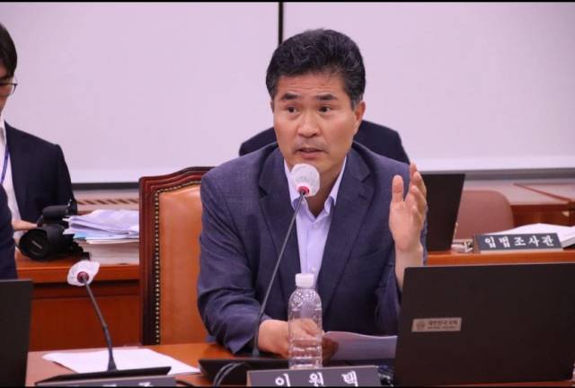 ▲전북 출신의 이원택 의원(군산·김제·부안을)은 이같은 내용을 담은 '농업·농촌 공익기능 증진 직접지불제도 운영에 관한 법률 일부개정 법률안'을 대표 발의했다고 13일 밝혔다. ⓒ이원택 의원실