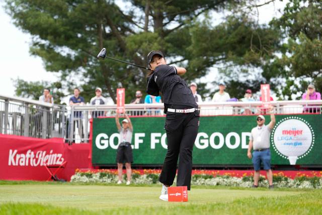 이미향이 13일 마이어 클래식 1라운드에서 18번 홀 티샷을 하고 있다. 메인 스폰서가 없어 용품 후원사의 로고 모자를 쓰고 나왔다. AFP연합뉴스