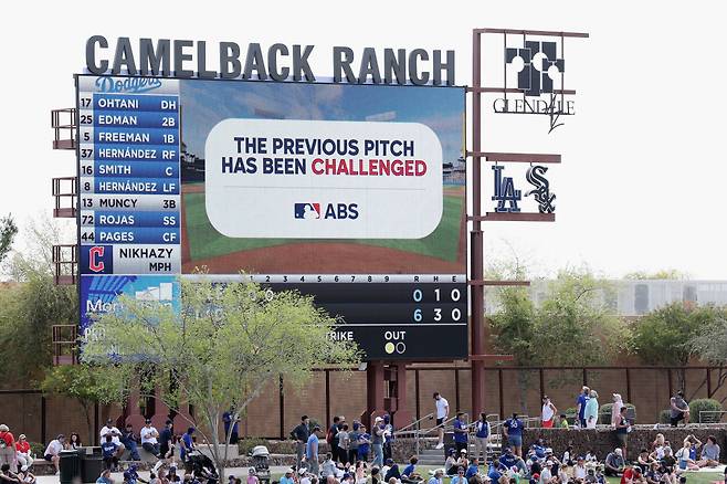 미국 마이너리그 경기에서 ABS를 통한 심판 판정 판독이 진행되고 있다. 게티이미지코리아