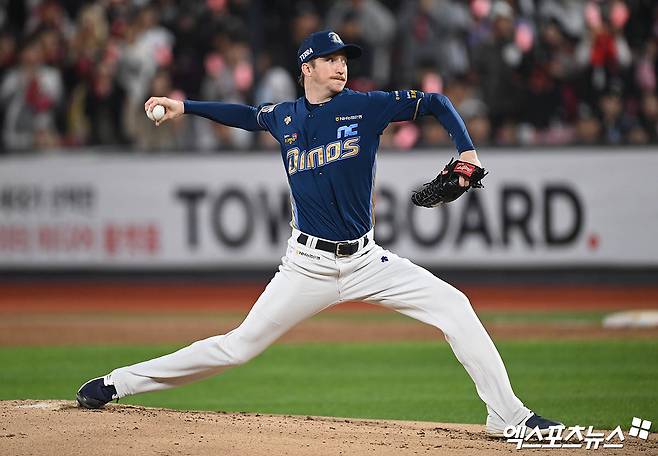 2023 시즌 NC 다이노스에서 투수 3관왕에 오른 에릭 페디가 최근 일본 언론과의 인터뷰를 통해 한국에서 뛴 1년이 자신에게 큰 자산이 됐다고 밝혔다. 사진 엑스포츠뉴스 DB