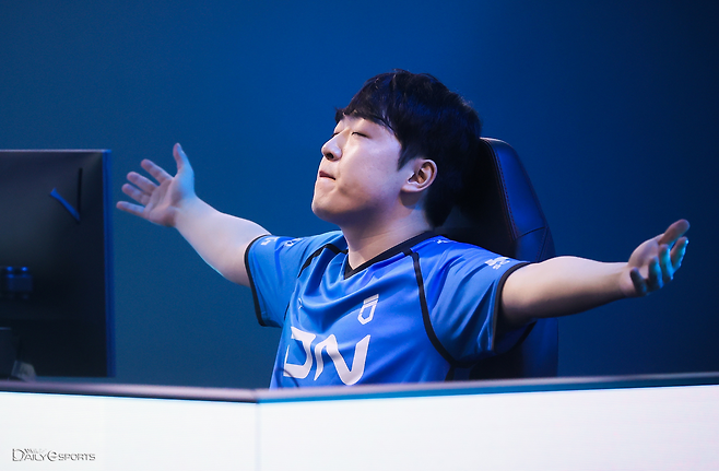 '샤이프' 김승환이 '줍줍' 파타나삭 워라난을 꺾고 3위에 입상했다.