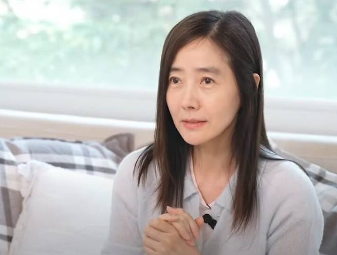 강수지가 매일 아침에 먹는 식단을 공개했다. [사진=유튜브 채널 '강수지tv 살며사랑하며배우며' 영상 캡처]