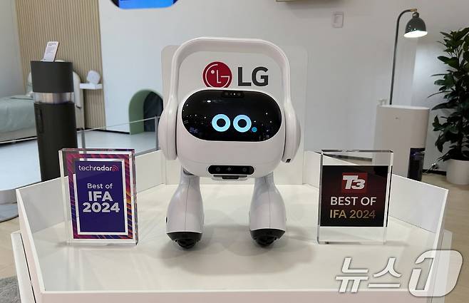 LG전자 '이동형 AI홈 허브(코드명: Q9)'/뉴스1