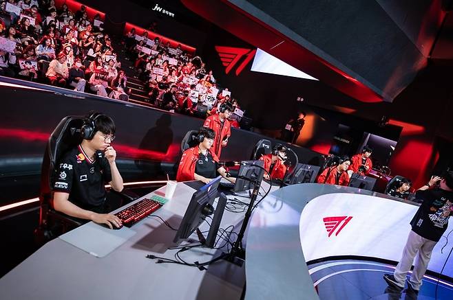 T1 선수단. 사진 | LCK