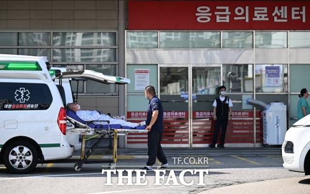 필수의료를 비롯한 의료 공백과 의료 인프라 부실은 지방소멸 위기 원인이자 결과로 작용한다. 사진은 서울의 한 대학병원./이새롬 기자