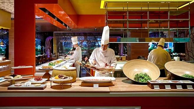 롯데호텔 서울 뷔페 레스토랑 '라세느'