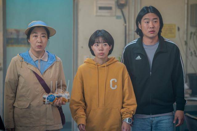 지난달 30일 개봉한 한국 영화 '하이파이브'는 12일까지 관객 127만 명을 모으며 예상보다 못한 흥행 성적을 보이고 있다. NEW 제공