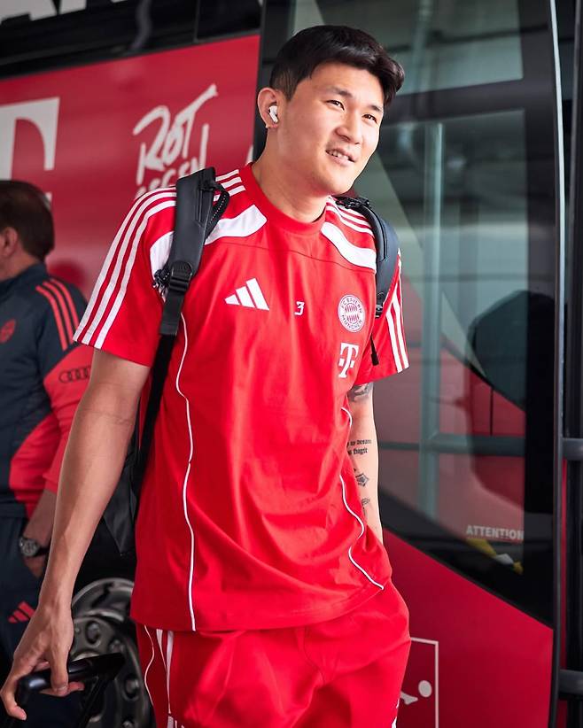 10일 뮌헨 SNS에 게시된 김민재의 모습. 뮌헨 선수단은 클럽 월드컵이 열리는 미국으로 출국했다. 사진=뮌헨 SNS