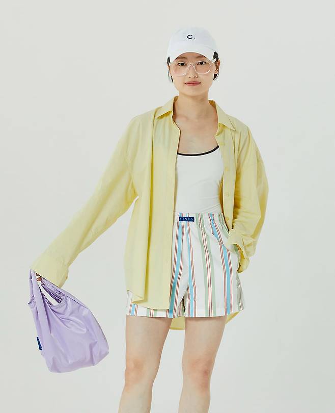 셔츠트렁크 쇼츠의 가장 큰 강점은 실용성이다. 루스한 핏 덕분에 활동성이 좋고 착용감도 가볍다. 핀카 제공