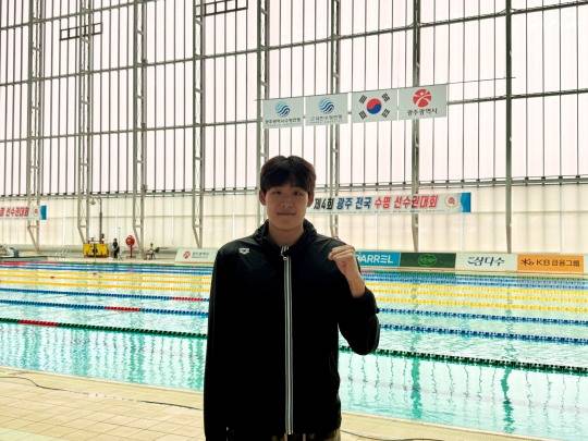 광주 전국수영선수권대회 남자 자유형 100ｍ에서 우승한 김영범. 사진[연합뉴스]