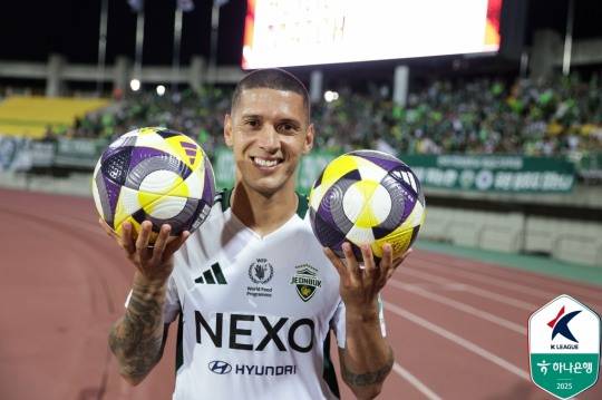 멀티골 넣은 티아고. 사진[연합뉴스]