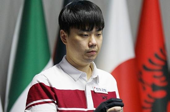 14일 밤(한국시간) 열린 앙카라3쿠션월드컵14일 밤 열린 앙카라3쿠션월드컵 16강전에서 김행직이 베트남의 트란탄럭을 50:48로 꺾고 한국 선수로는 유일하게 8강에 진출했다. (사진=SOOP)