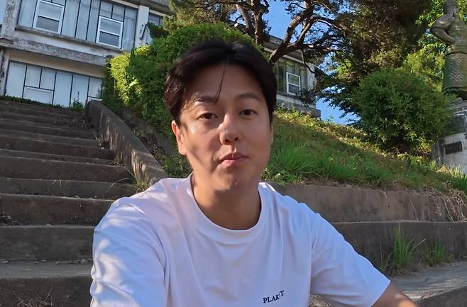 구독자 75만명을 보유한 여행 유튜버 채코제(본명 박재일)가 지인에게 5억원대 투자 사기를 당한 사실을 고백했다.  [유튜브 갈무리]