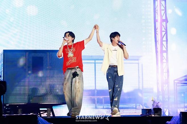 방탄소년단 제이홉이 13일 경기도 고양시 일산서구 고양종합운동장 주경기장에서 진행된 월드투어 앙코르 콘서트 '제이홉 투어 '홉 온 더 스테이지' 파이널(j-hope Tour 'HOPE ON THE STAGE' FINAL)'에서 멋진 공연을 펼치고 있다. /사진제공=하이브 2025.06.13 /사진=이동훈 photoguy@