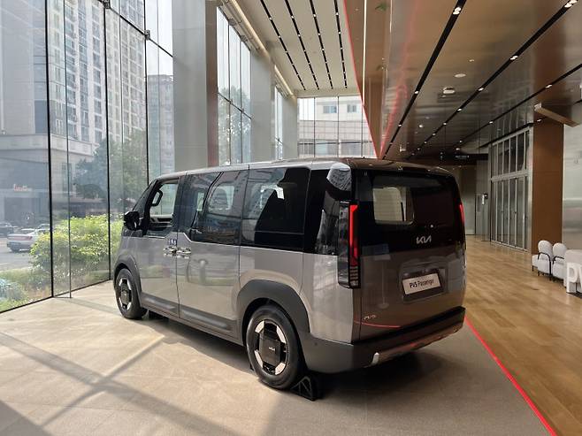 PV5 패신저 후측면. 사진=이상진