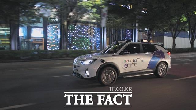 '심야 자율주행택시'가 약 8개월간의 안전성을 검증을 끝내고 오는 16일부터 운행지역을 대폭 확대한다./서울시